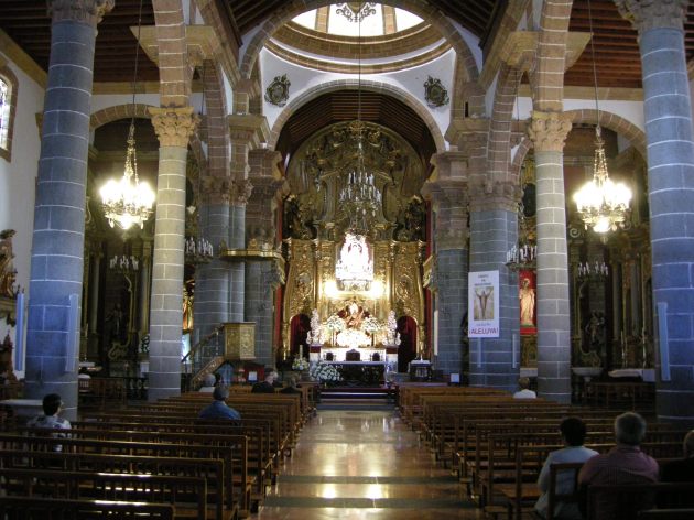 Basílica_de_Nuestra_Señora_del_Pino_15